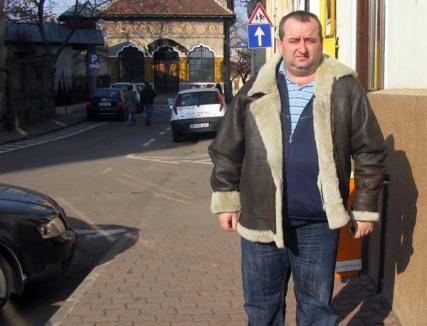 Maşina cu belele: Intermediarul şpăgii care l-a băgat după gratii pe ex-judecătorul Mihai Viorel a picat în plasa unor escroci
